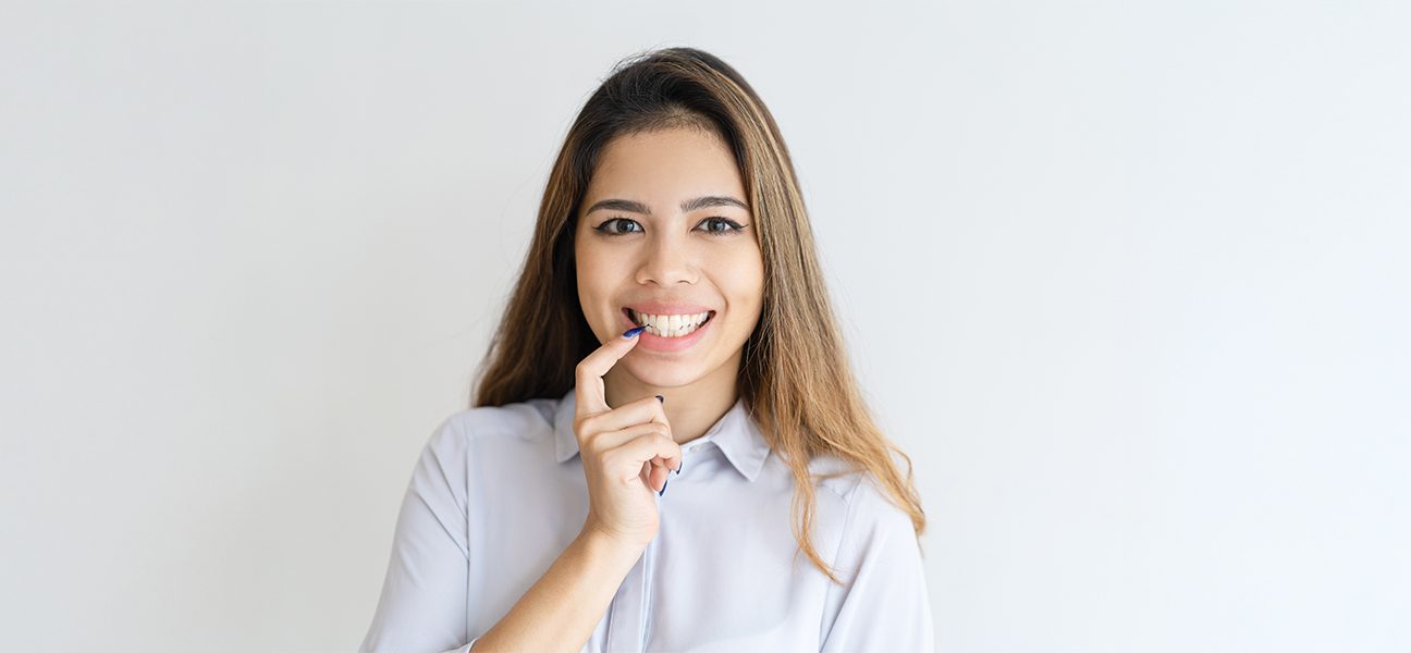 The Dentist-Approved Secret to a Brighter Smile: How to Whiten Safely and Effectively